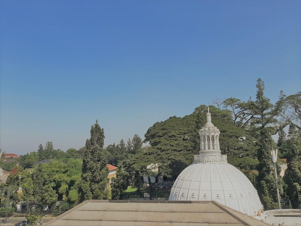The Palais Hotel Dago Bandung Zewnętrze zdjęcie